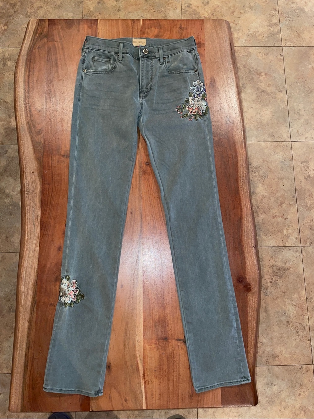 Driftwood Embroidered Classic Fit Audrey Jeans Green Sage Size 26